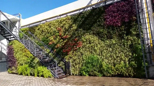 Jardín vertical del proyecto YPF de Green Habitat